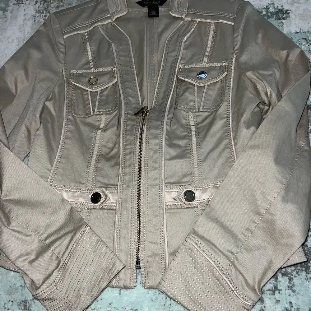 White House Black Marker Women's Beige Jacket
